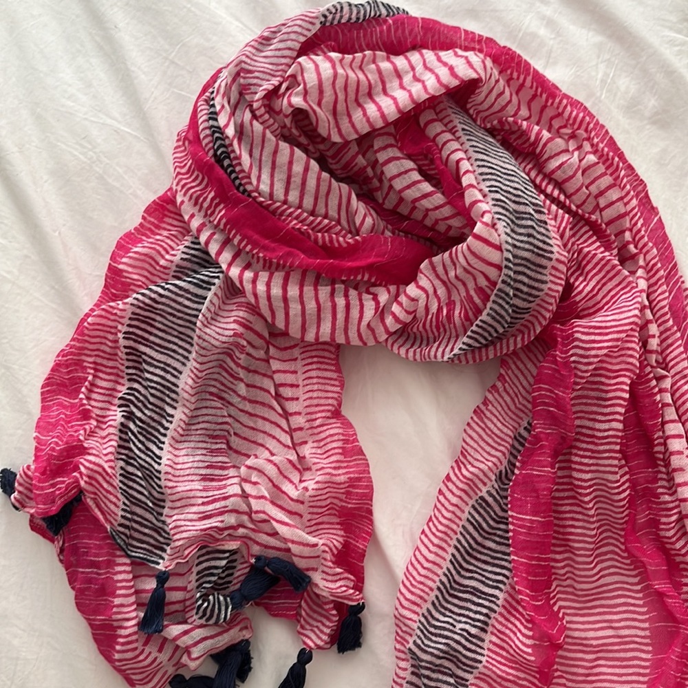 ✨RARE ✨ C. Wonder Scarf